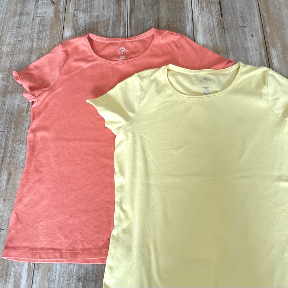 2 St. John's Bay Essential Tee Coral and Yellow Large
